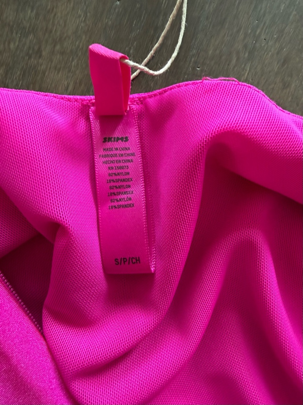SKIMS NWT Disco Fuchsia Zip Front Long Sleeve Bodysuit Womens Size S - Picture 10 of 13